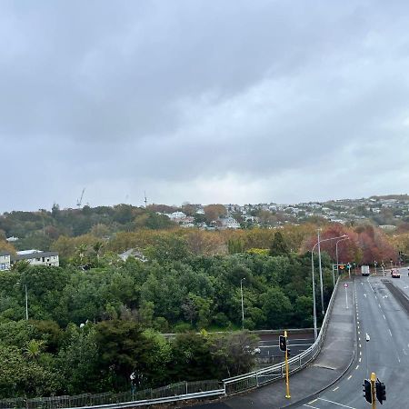 Free Wifi!! Spacious 1-Bedroom Apt, Auckland Cbd Екстер'єр фото