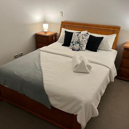 Free Wifi!! Spacious 1-Bedroom Apt, Auckland Cbd Екстер'єр фото